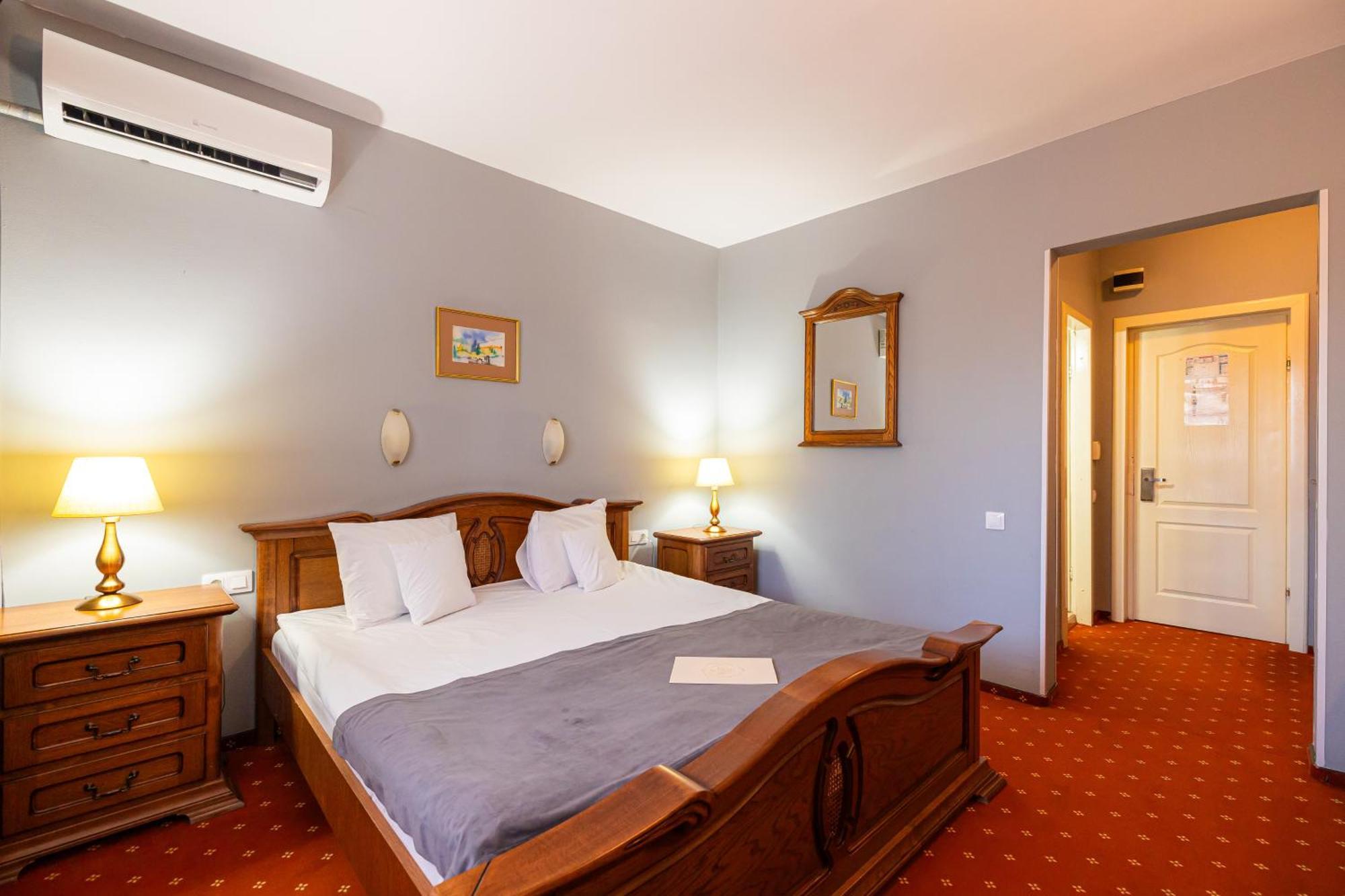 Hotel Brilliant Meses Zilah Kültér fotó