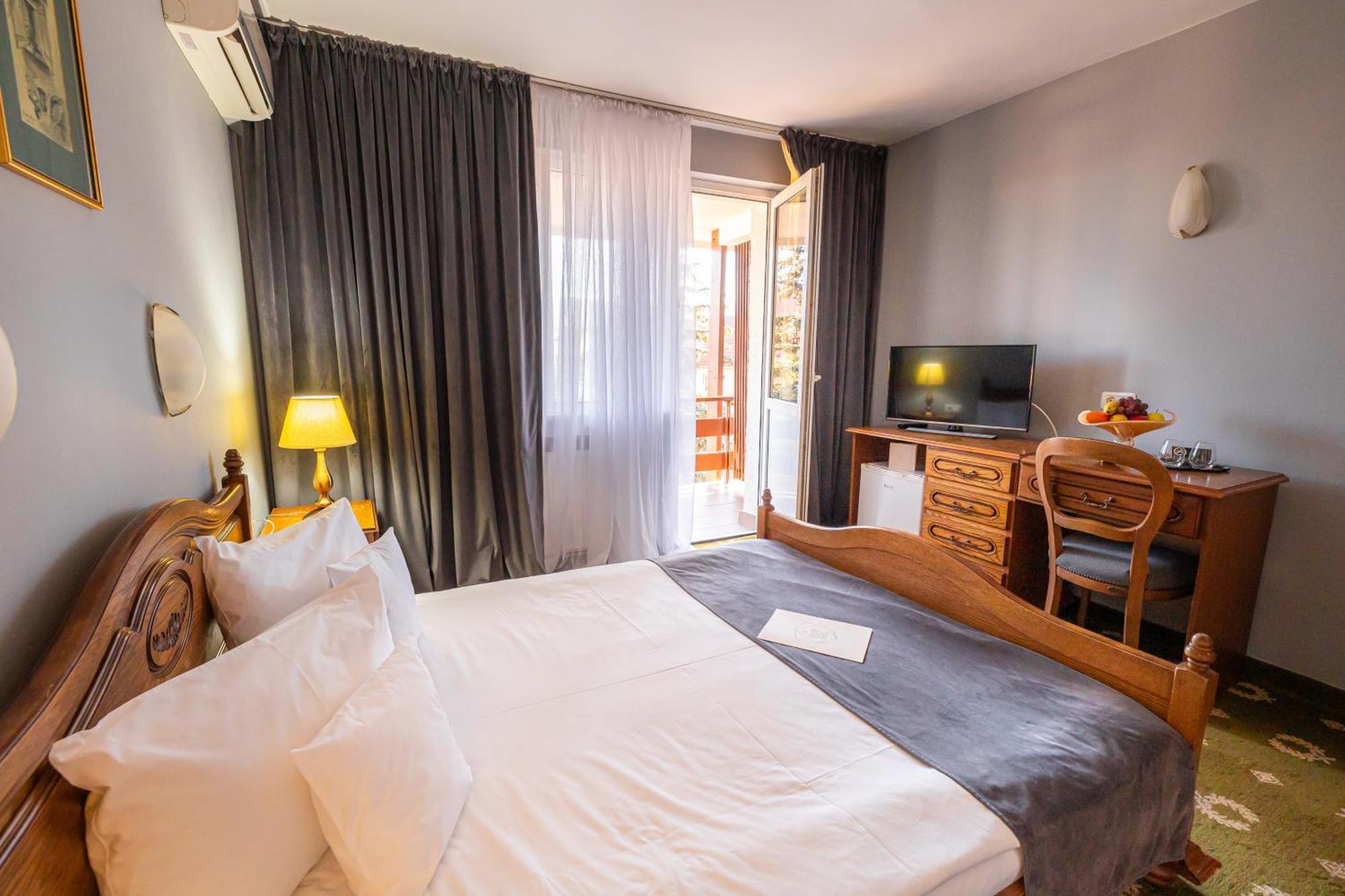 Hotel Brilliant Meses Zilah Kültér fotó