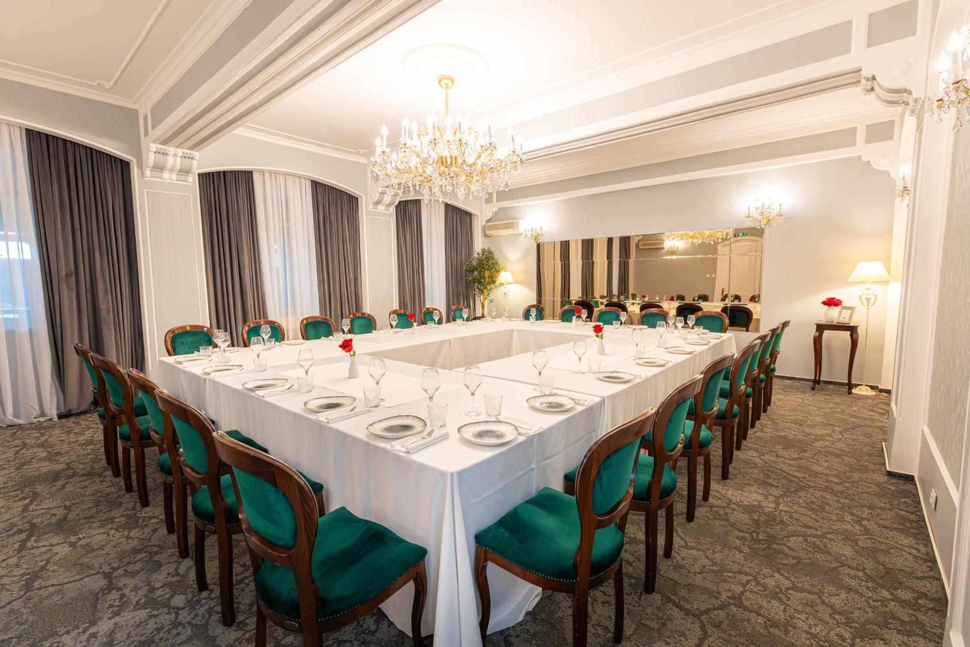 Hotel Brilliant Meses Zilah Kültér fotó