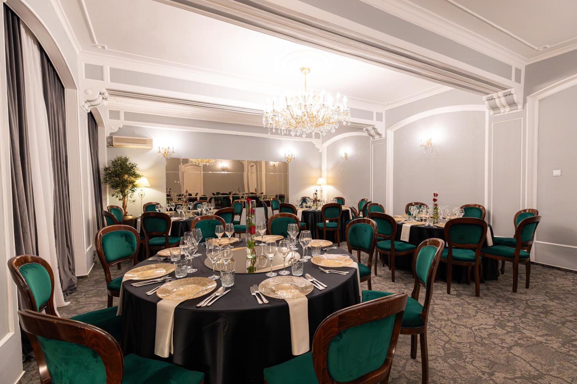 Hotel Brilliant Meses Zilah Kültér fotó