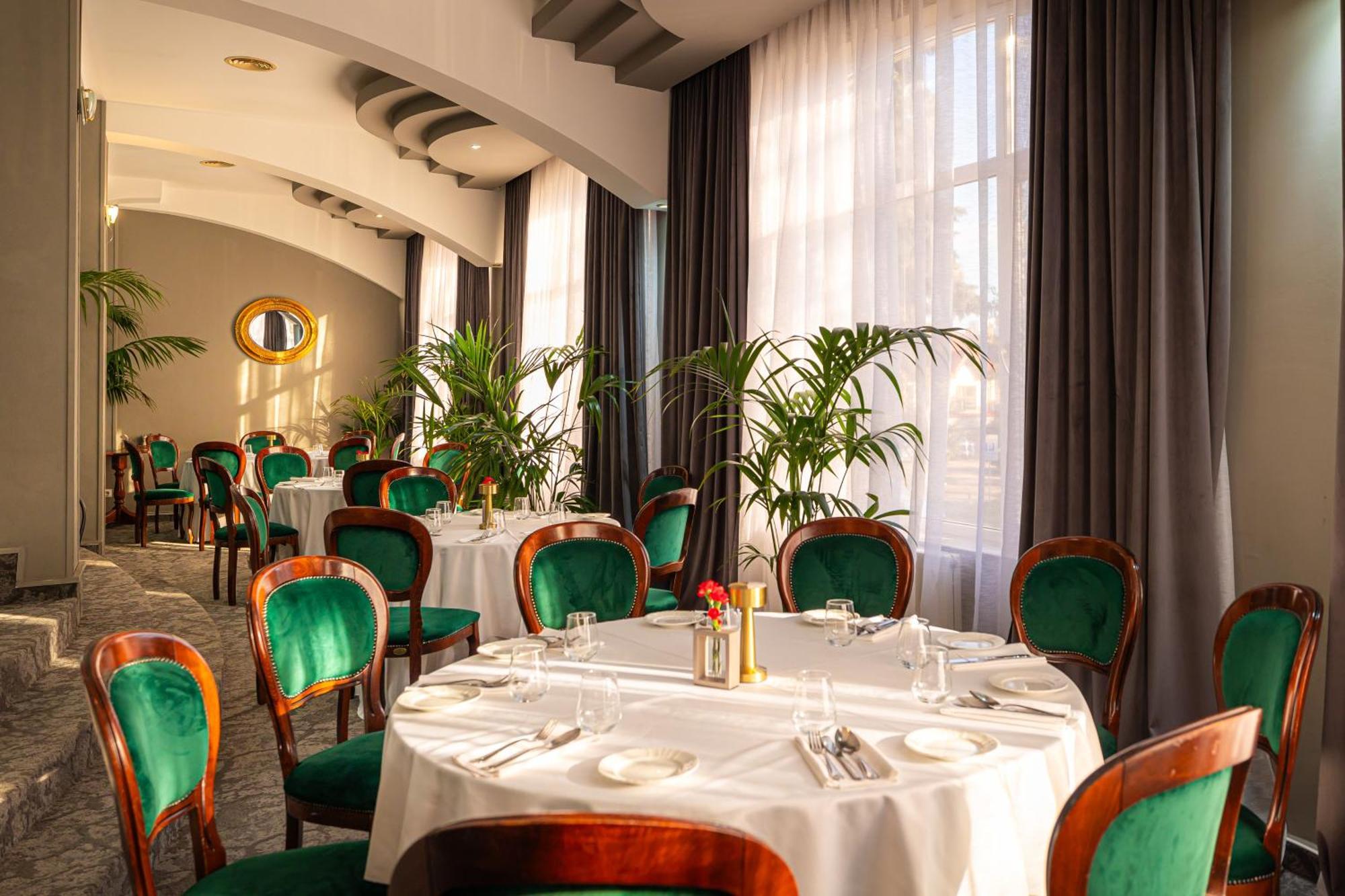 Hotel Brilliant Meses Zilah Kültér fotó