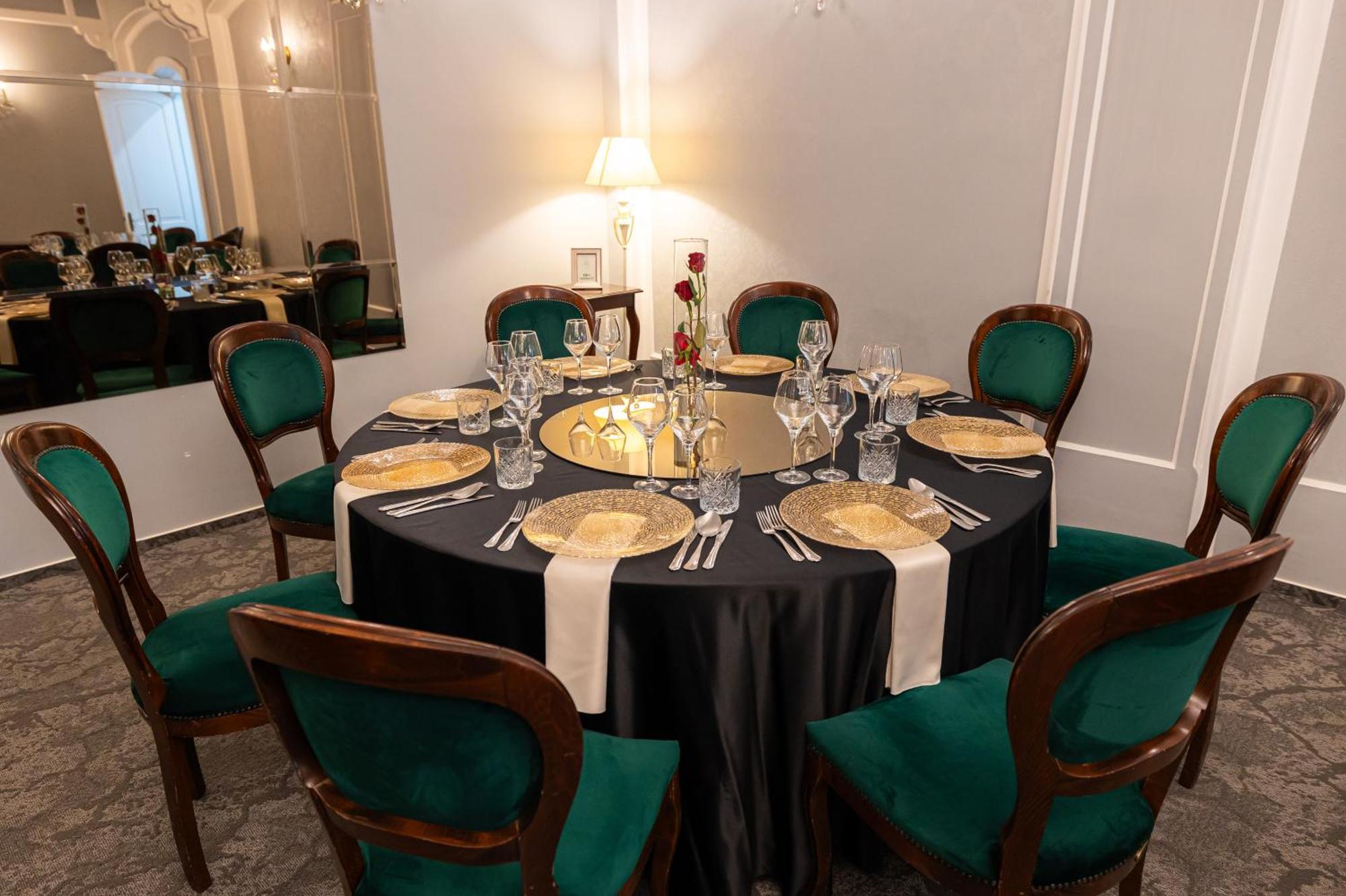Hotel Brilliant Meses Zilah Kültér fotó