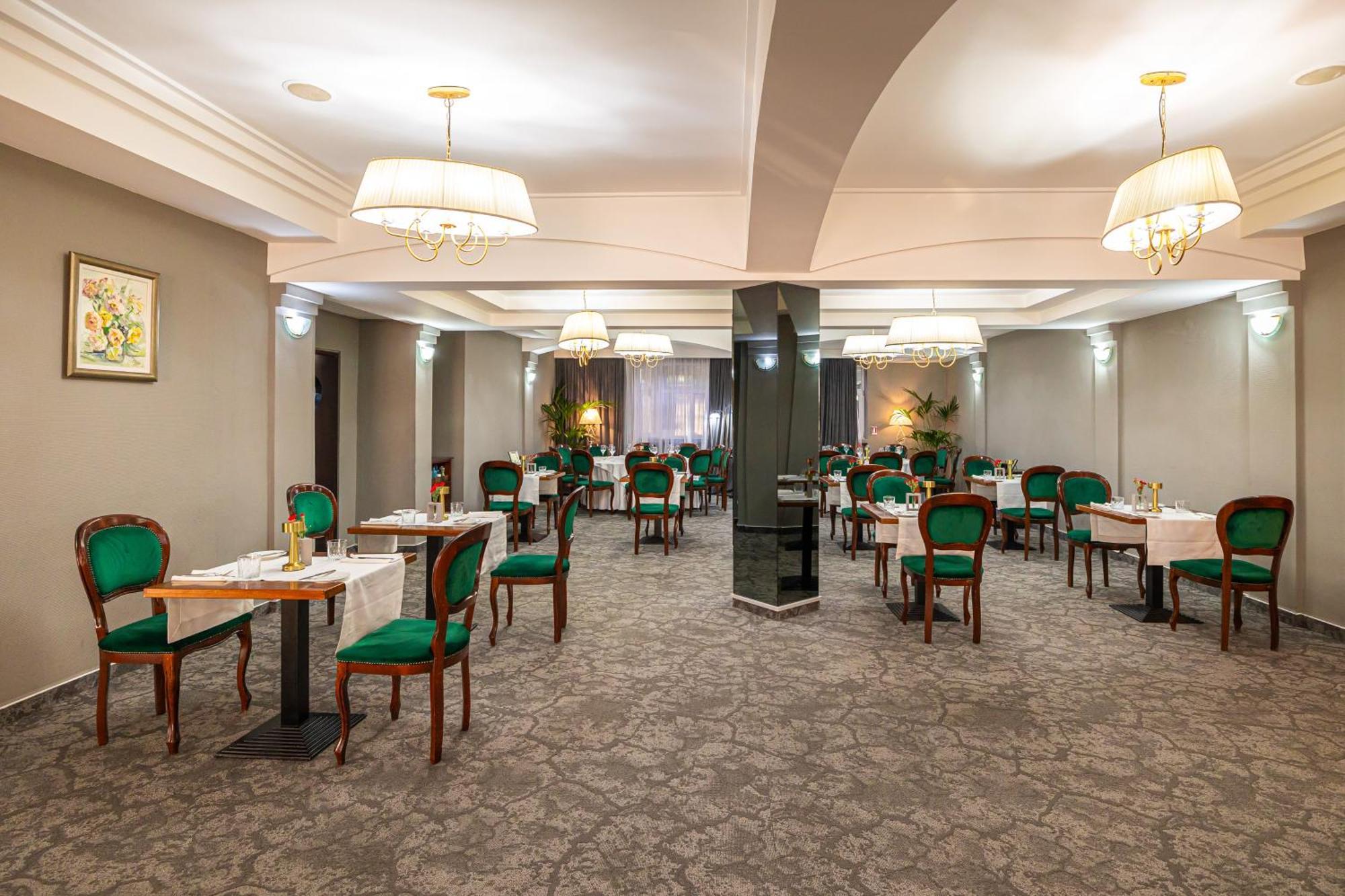 Hotel Brilliant Meses Zilah Kültér fotó