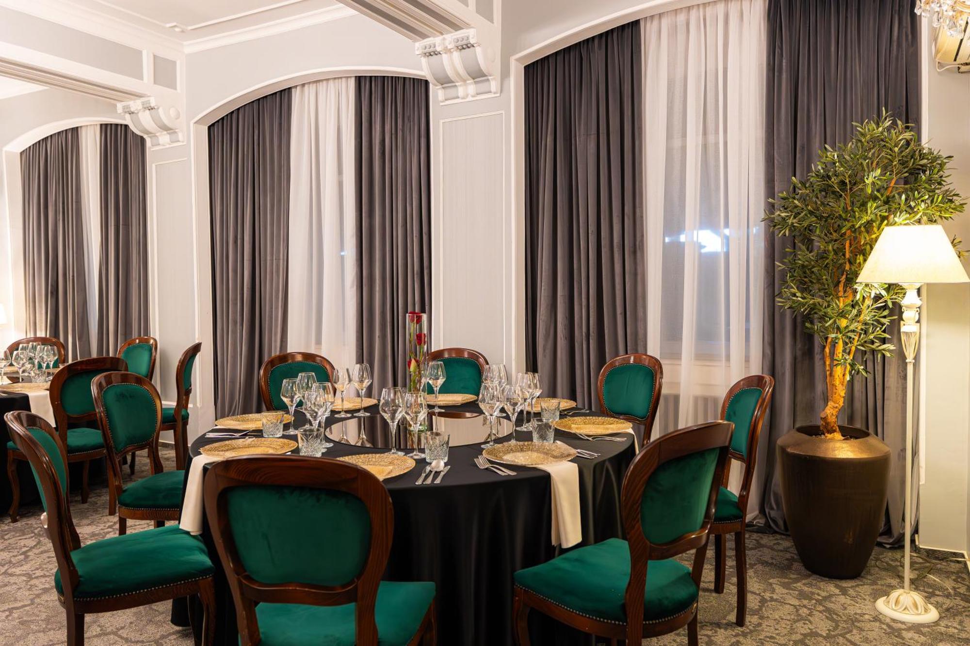 Hotel Brilliant Meses Zilah Kültér fotó