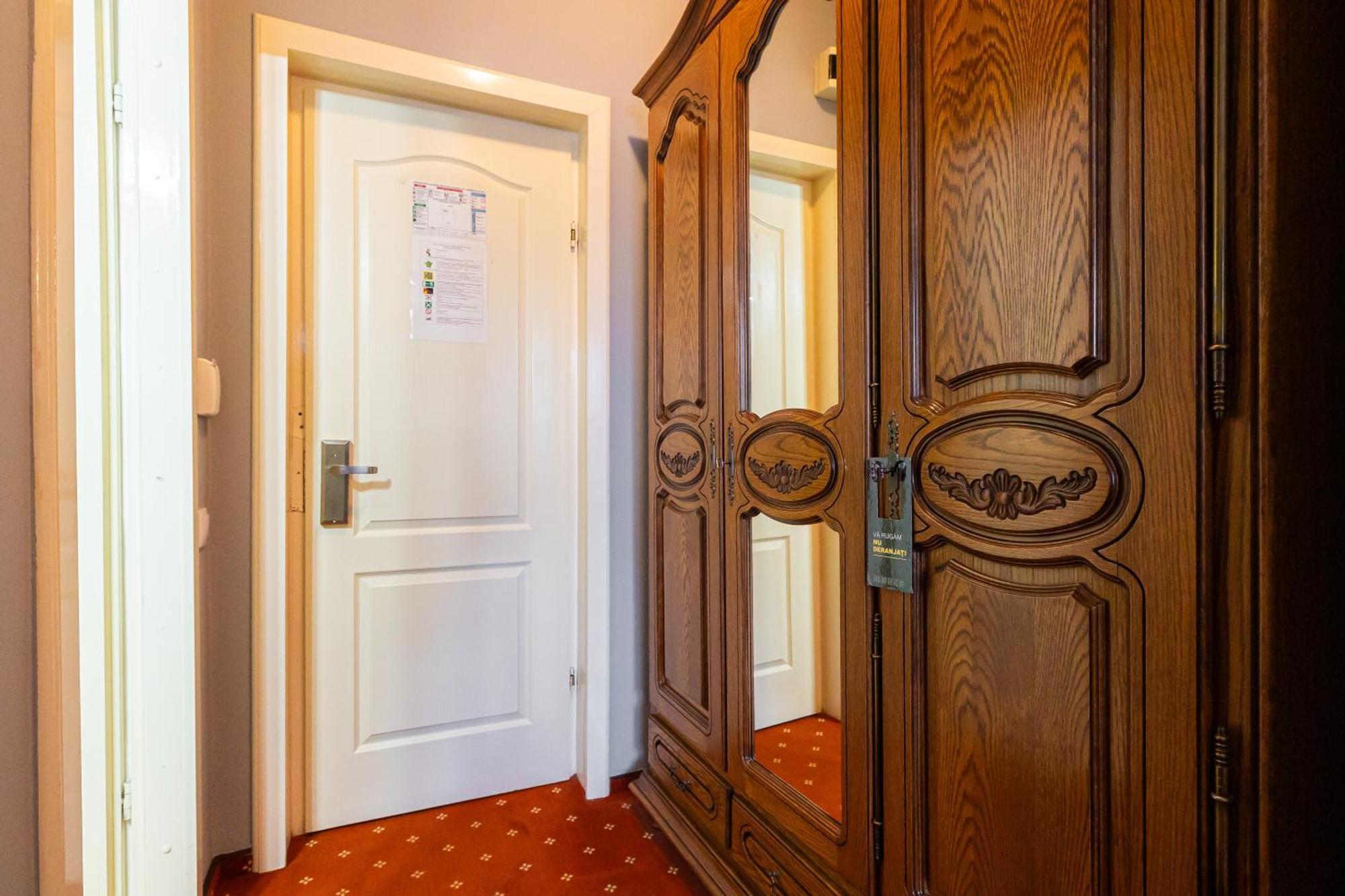 Hotel Brilliant Meses Zilah Kültér fotó