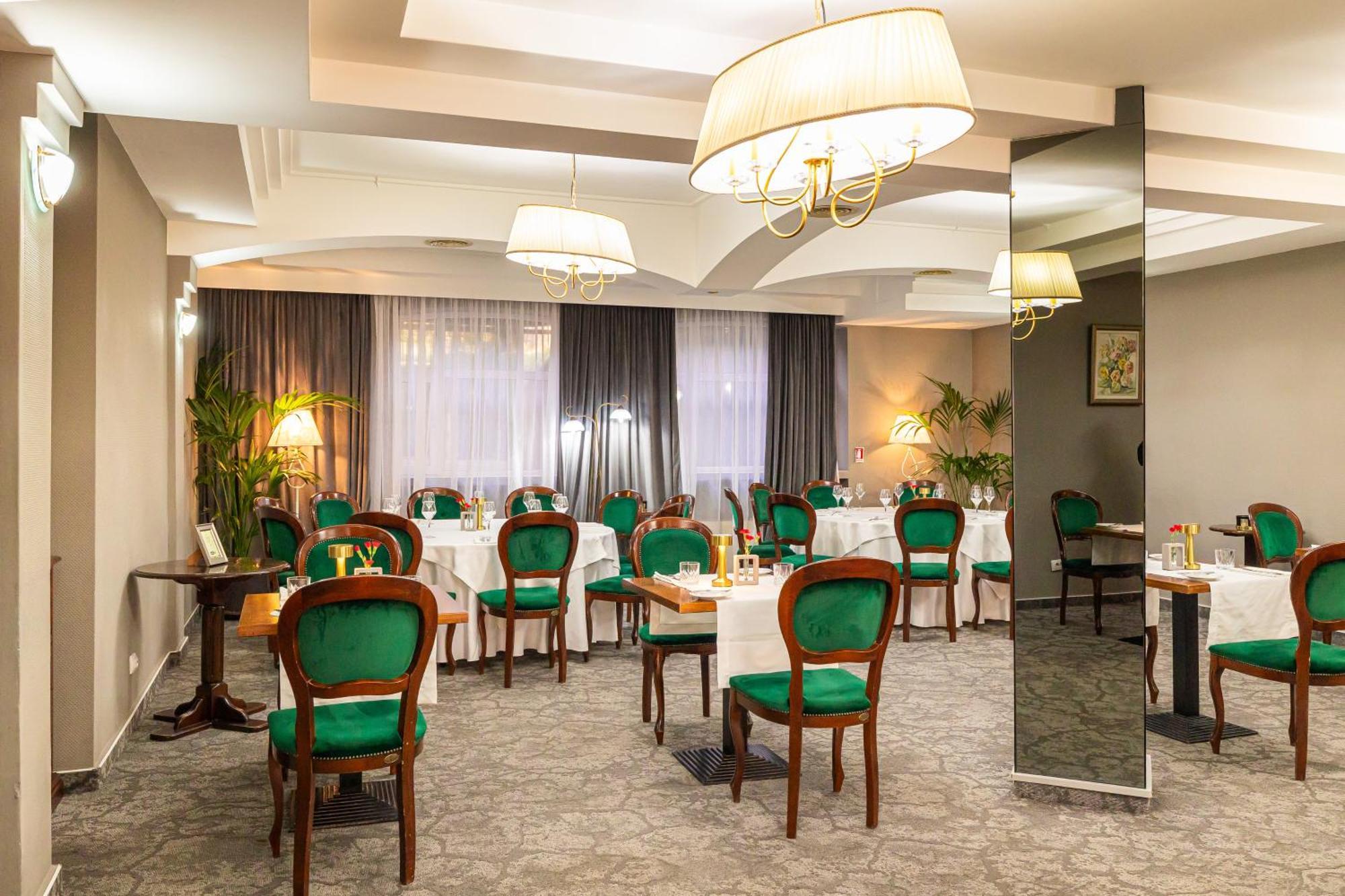 Hotel Brilliant Meses Zilah Kültér fotó