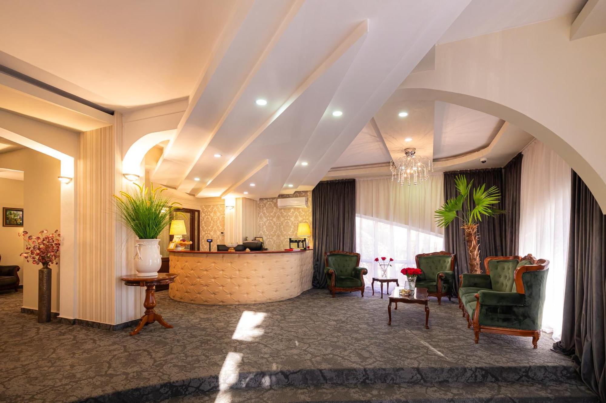 Hotel Brilliant Meses Zilah Kültér fotó