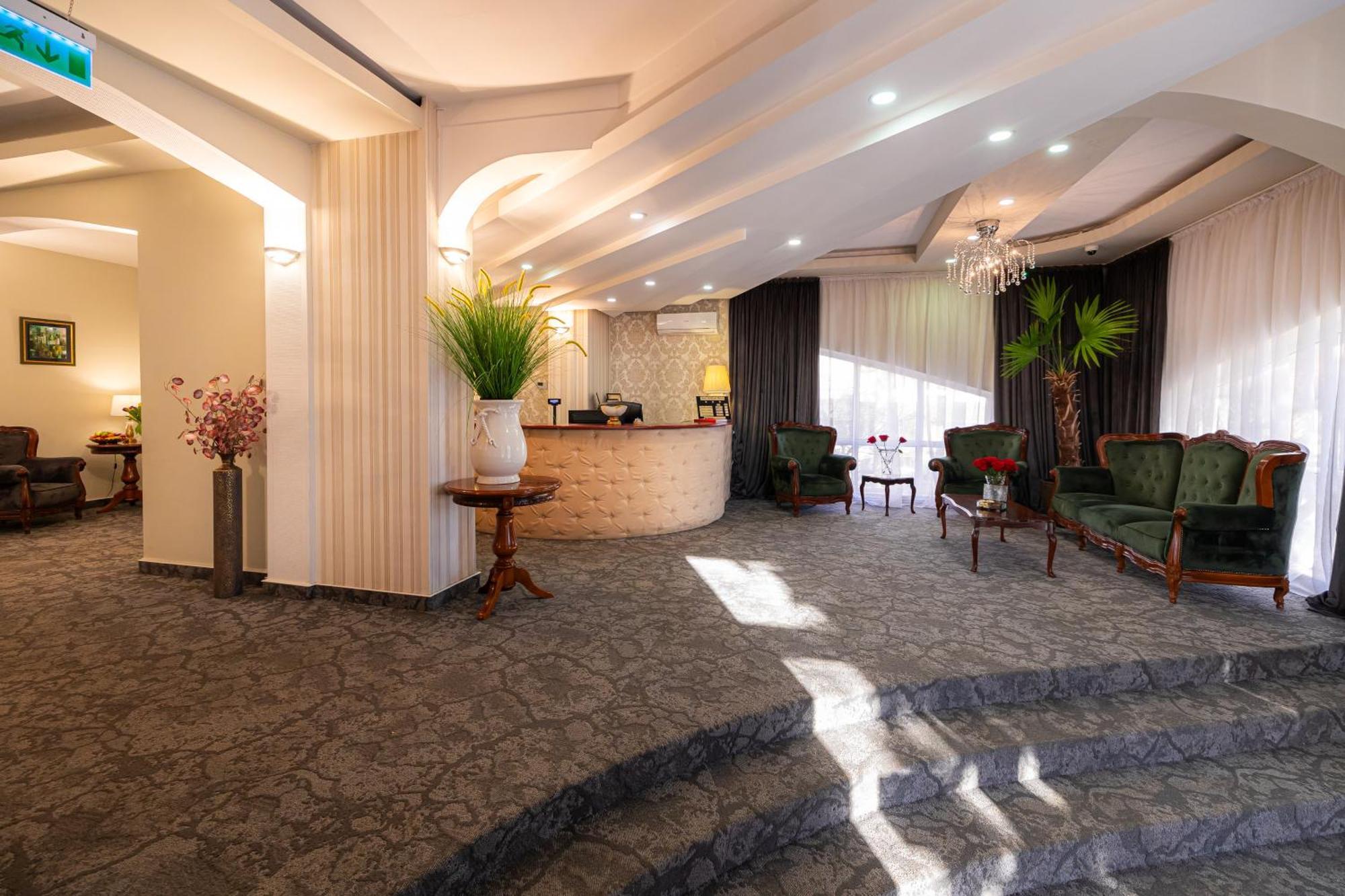 Hotel Brilliant Meses Zilah Kültér fotó