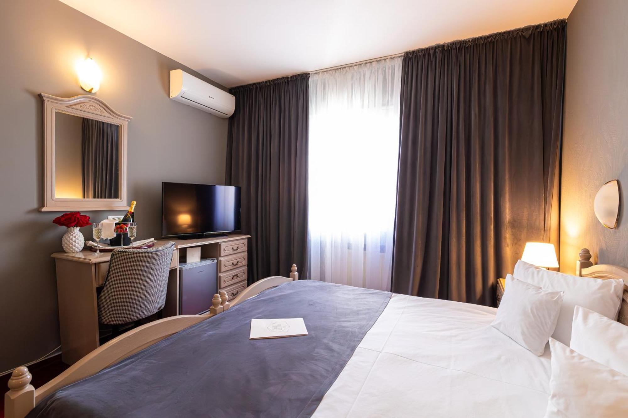 Hotel Brilliant Meses Zilah Kültér fotó