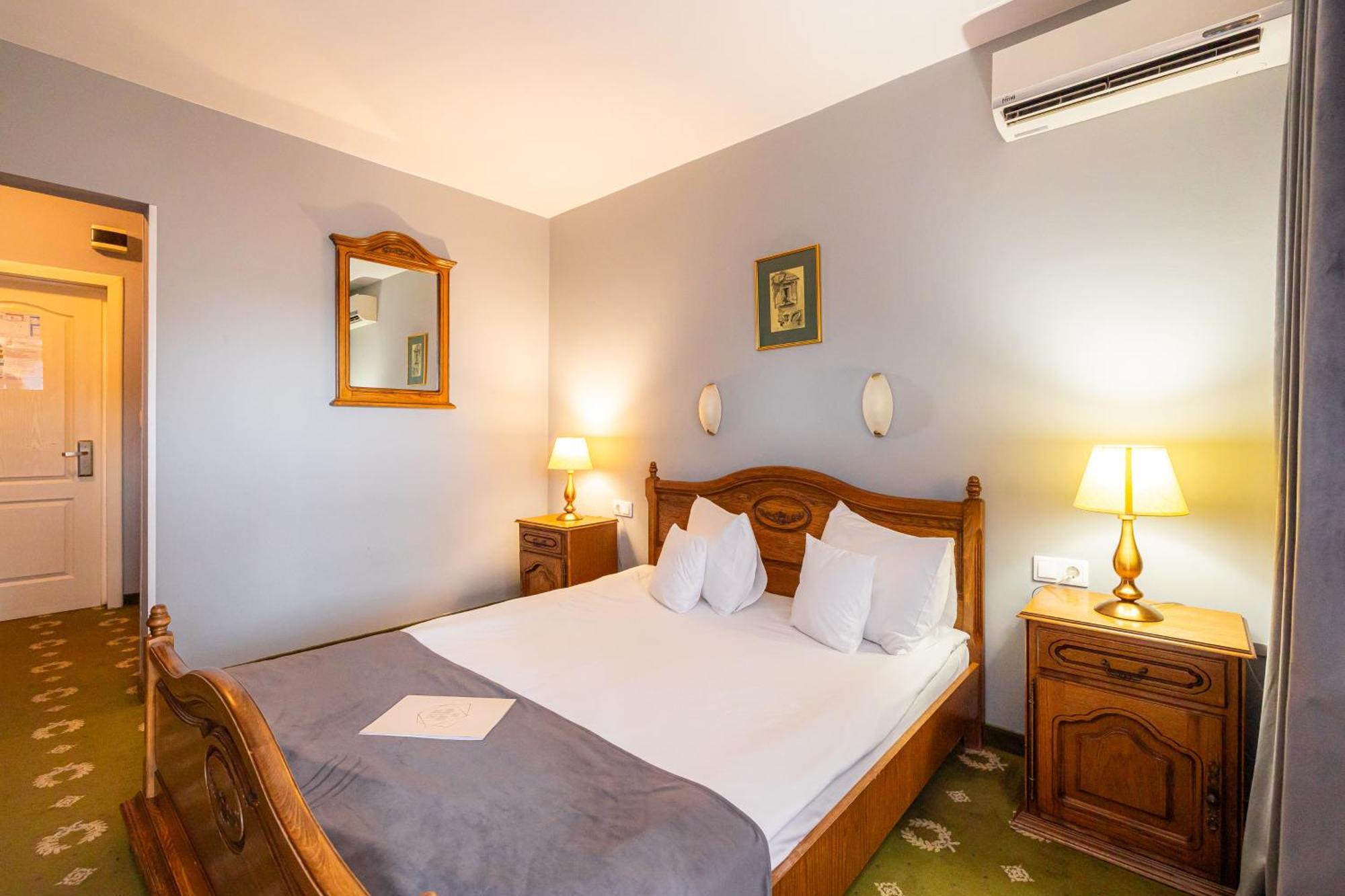 Hotel Brilliant Meses Zilah Kültér fotó